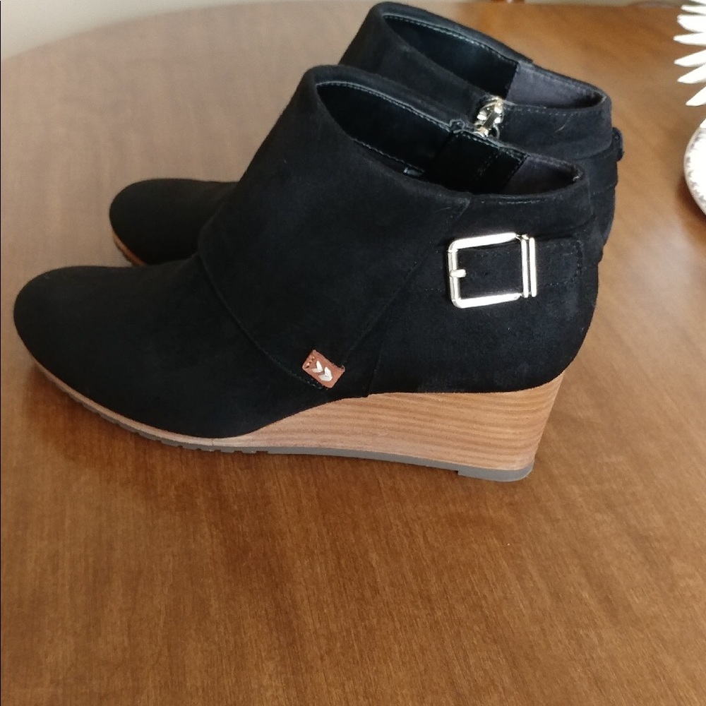 Dr. Scholl’s Create Wedge Bootie size 8
